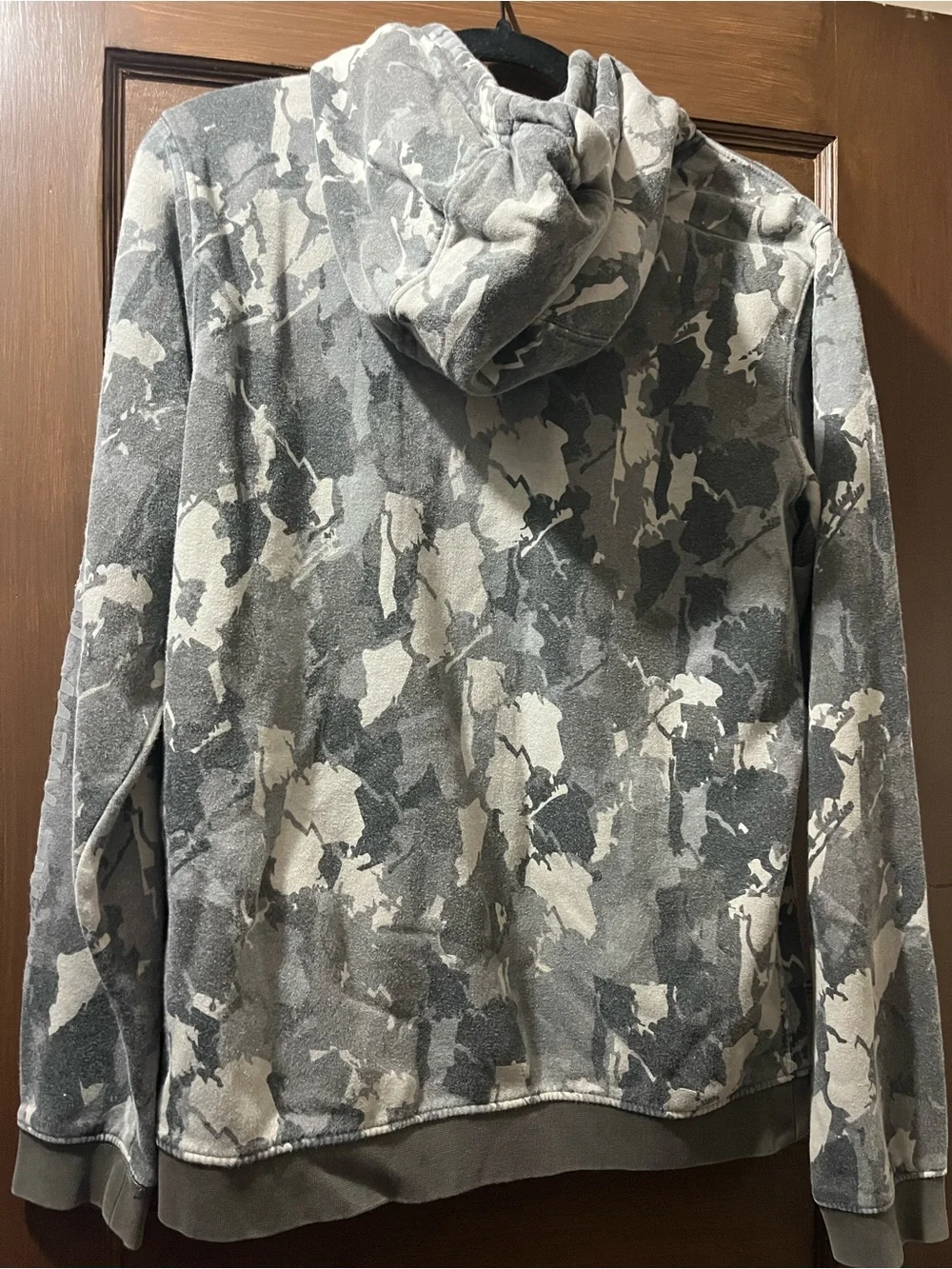 Nike Men’s Gray Camo Hoodie Sweatshirt Small